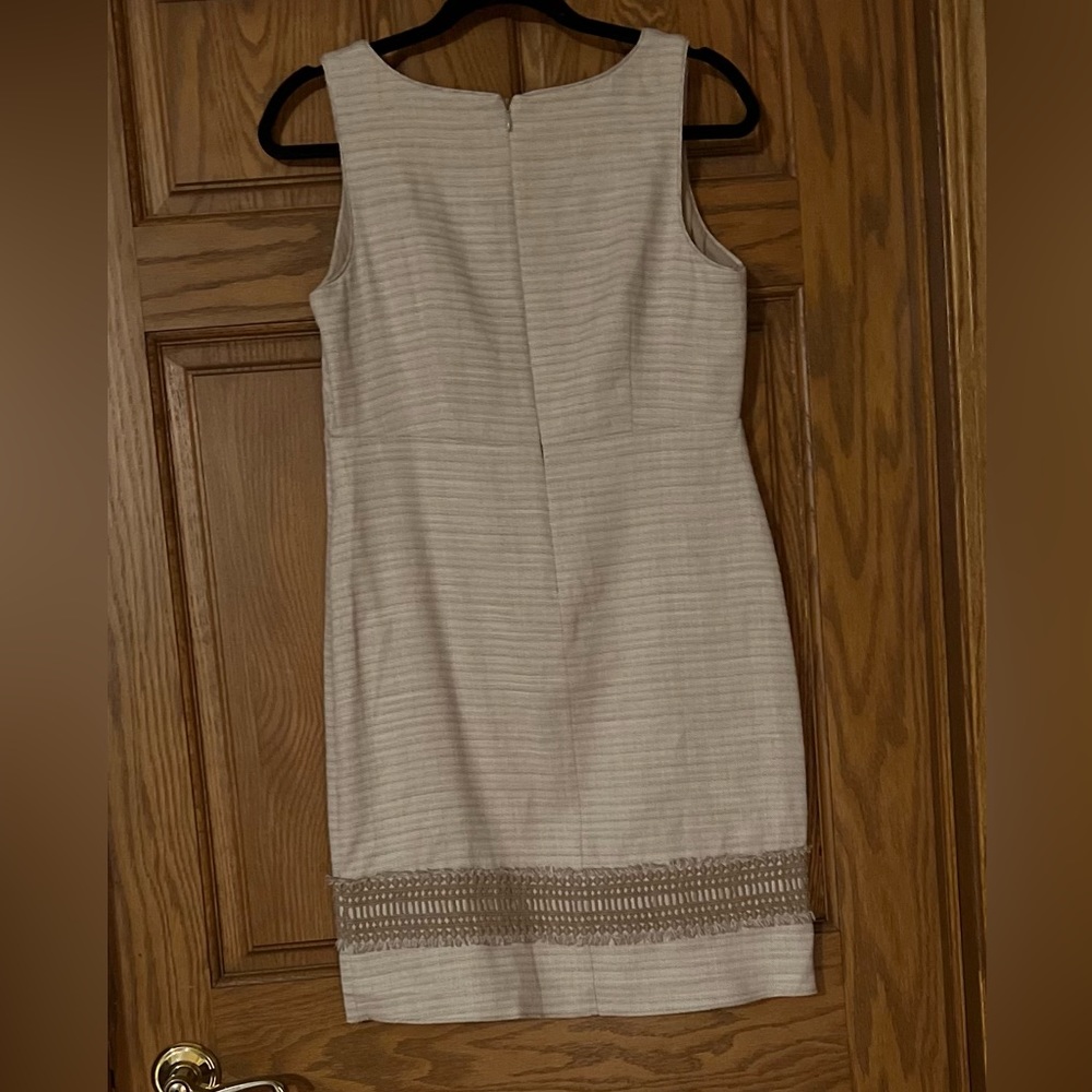 White House Black Market 🌟HP🌟 Petit size 6  Dress - Picture 2 of 7